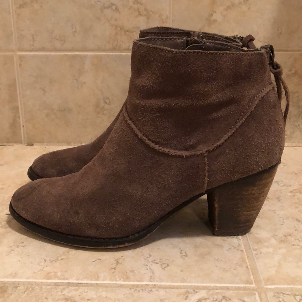 Steve Madden suede booties